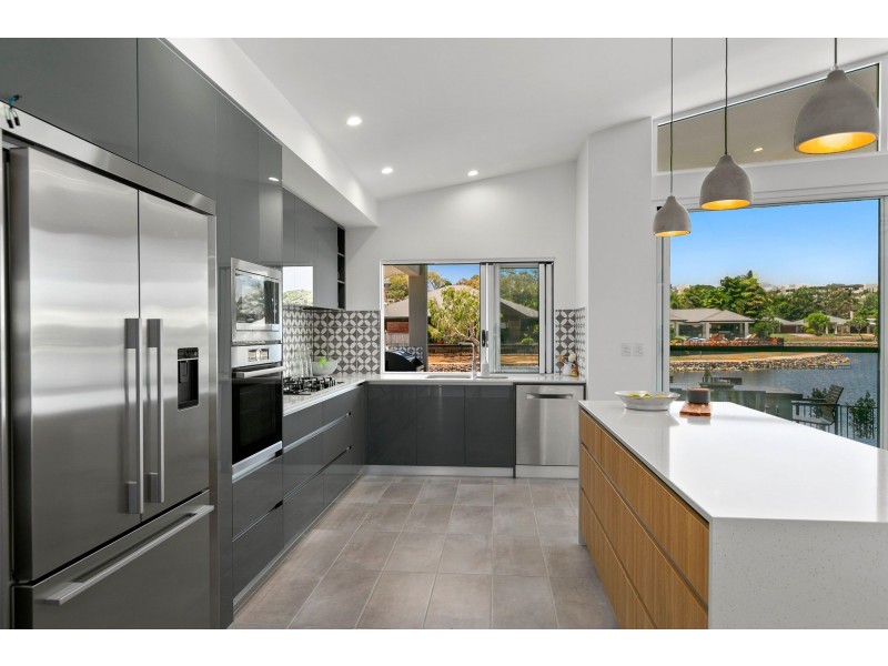 32 Bluewater Lane, Trinity Beach QLD 4879