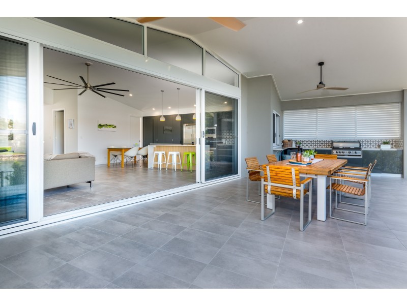 32 Bluewater Lane, Trinity Beach QLD 4879