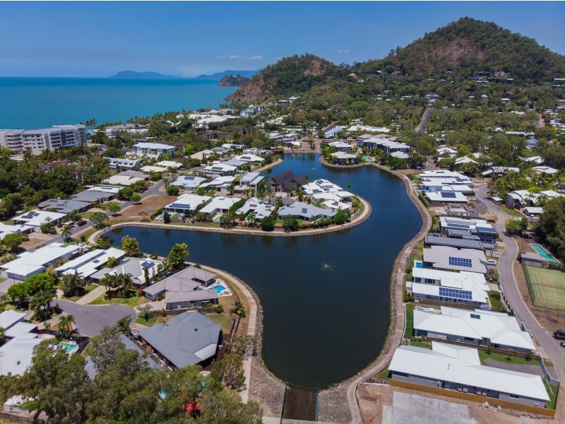 32 Bluewater Lane, Trinity Beach QLD 4879