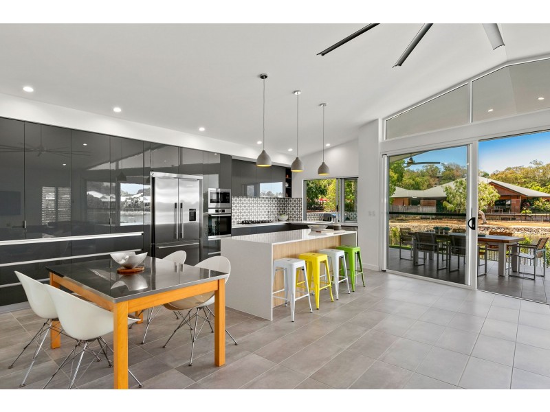 32 Bluewater Lane, Trinity Beach QLD 4879