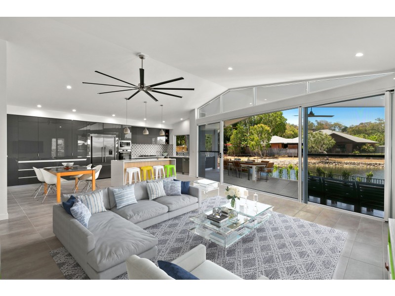 32 Bluewater Lane, Trinity Beach QLD 4879