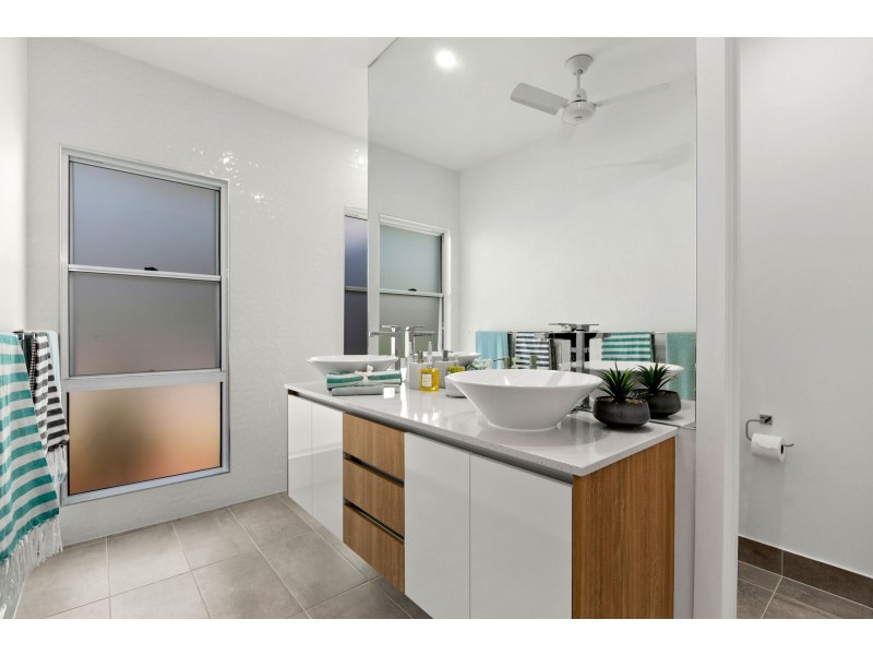 32 Bluewater Lane, Trinity Beach QLD 4879