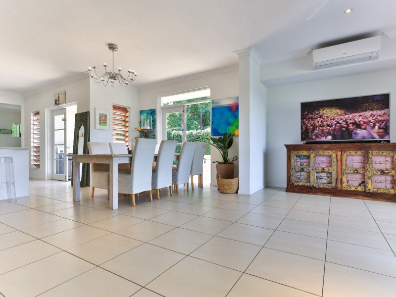 17 SATELLITE ST, Clifton Beach QLD 4879