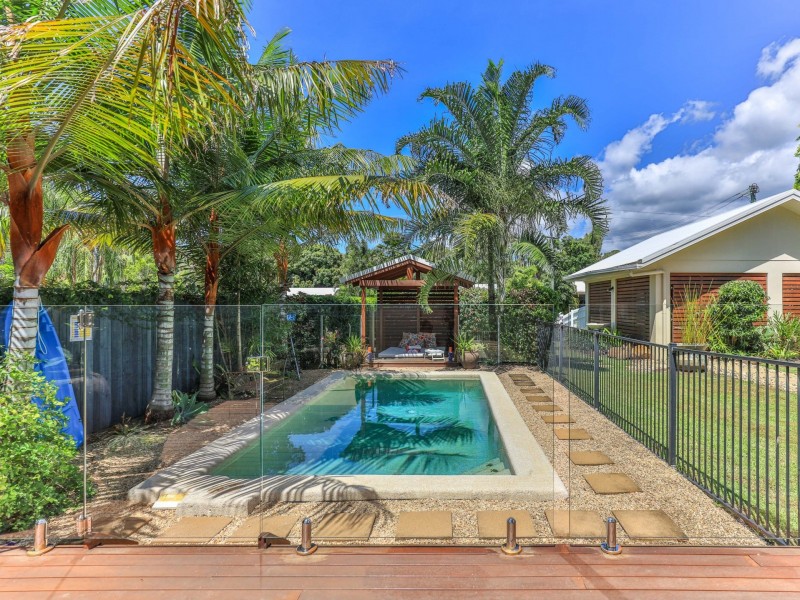 17 SATELLITE ST, Clifton Beach QLD 4879