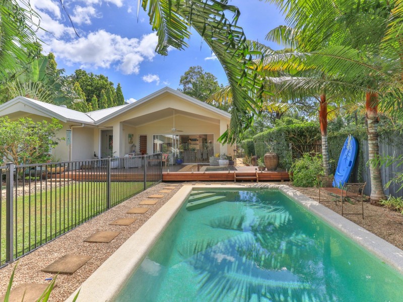 17 SATELLITE ST, Clifton Beach QLD 4879