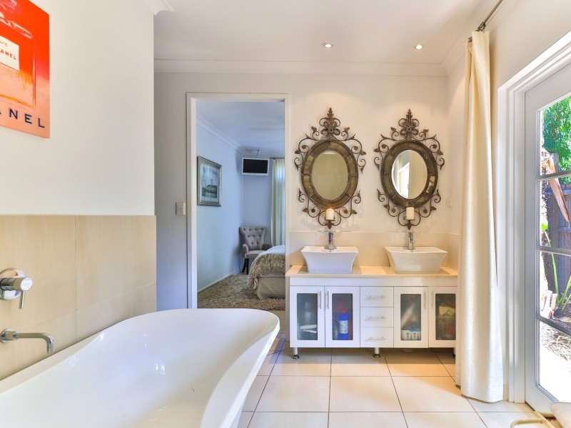 17 SATELLITE ST, Clifton Beach QLD 4879