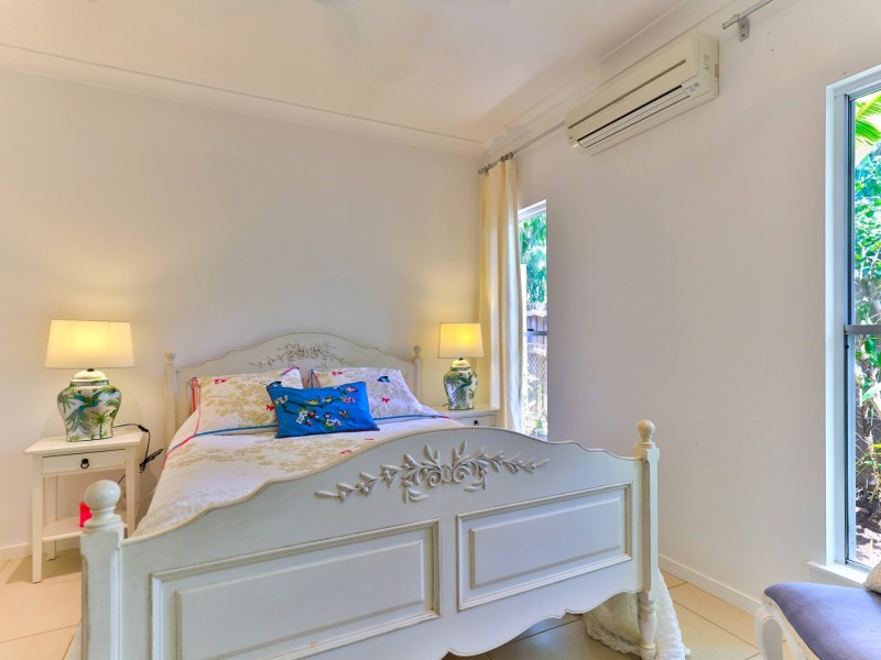 17 SATELLITE ST, Clifton Beach QLD 4879