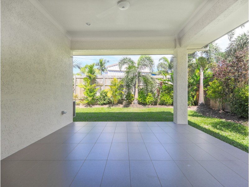 8 Eclipse Street, Trinity Beach QLD 4879