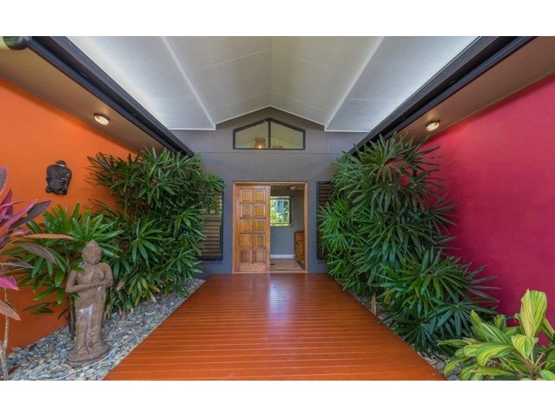 17 Bramble St, Clifton Beach QLD 4879