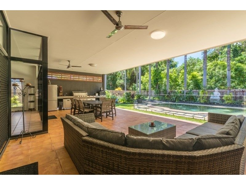 17 Bramble St, Clifton Beach QLD 4879