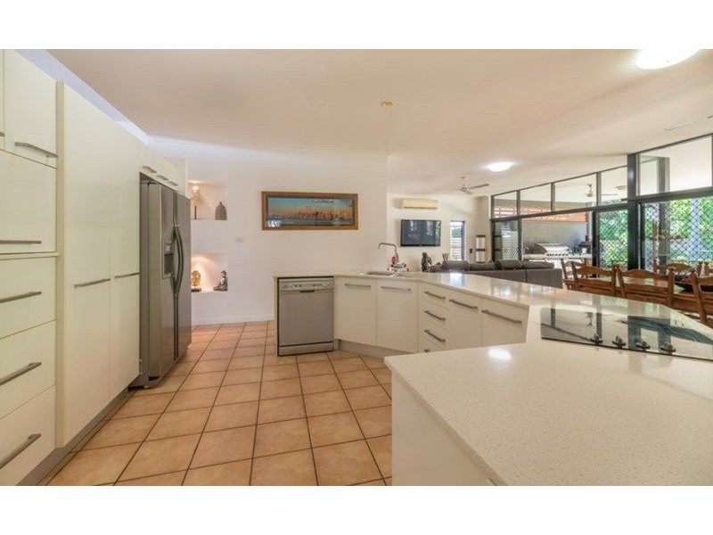 17 Bramble St, Clifton Beach QLD 4879