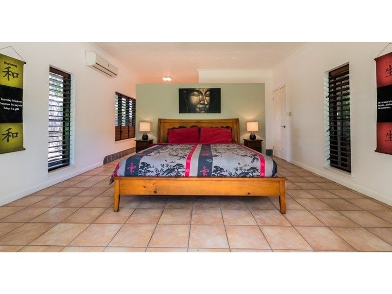 17 Bramble St, Clifton Beach QLD 4879