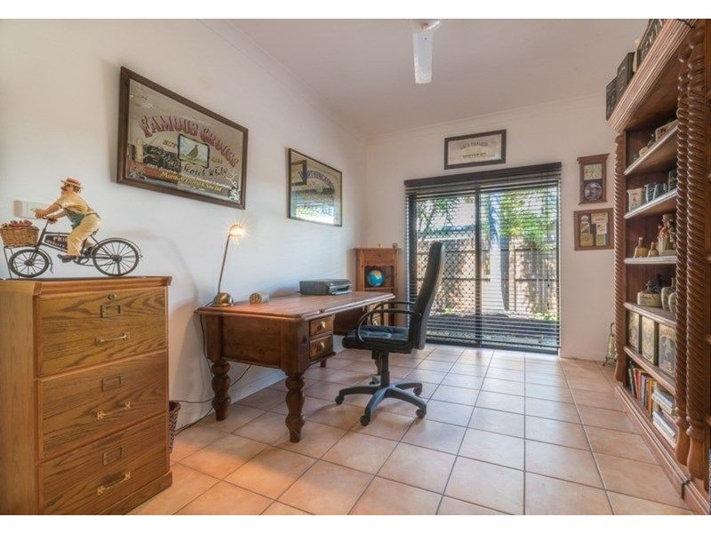 17 Bramble St, Clifton Beach QLD 4879