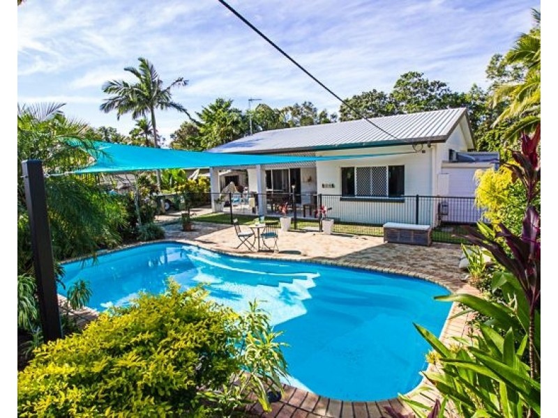 11 Escape Close, Clifton Beach QLD 4879