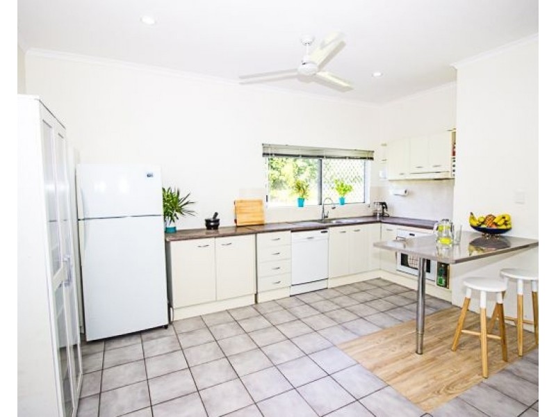 11 Escape Close, Clifton Beach QLD 4879