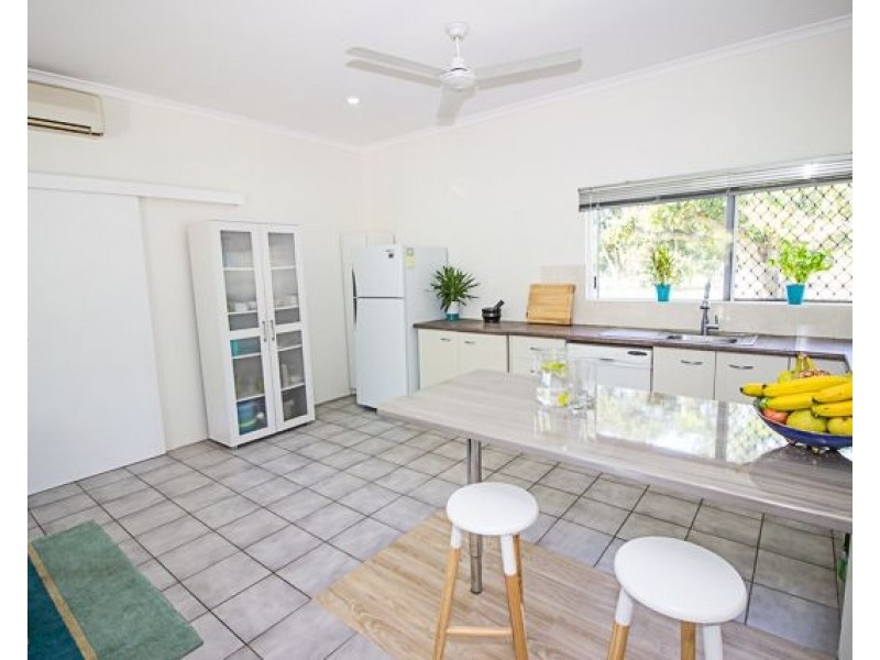 11 Escape Close, Clifton Beach QLD 4879