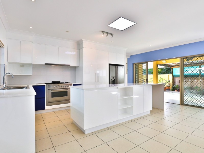 6 SECLUSION DR, Palm Cove QLD 4879