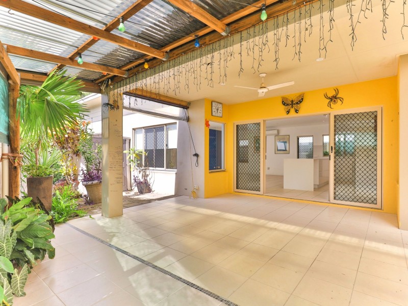 6 SECLUSION DR, Palm Cove QLD 4879