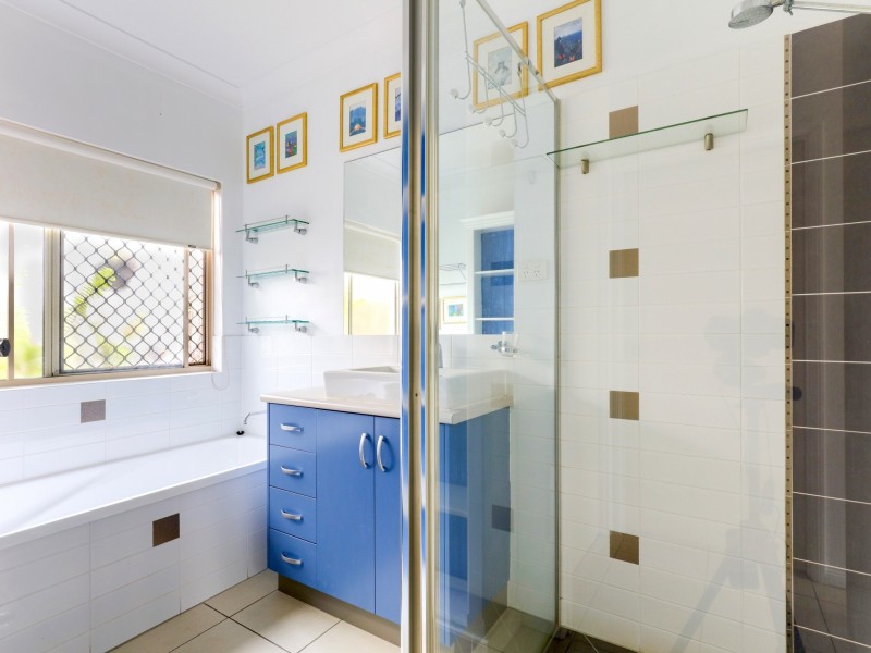 6 SECLUSION DR, Palm Cove QLD 4879