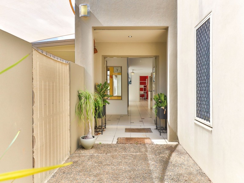 6 SECLUSION DR, Palm Cove QLD 4879