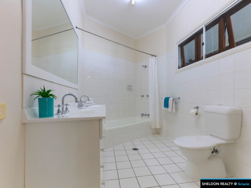 36 Satellite Street, Clifton Beach QLD 4879
