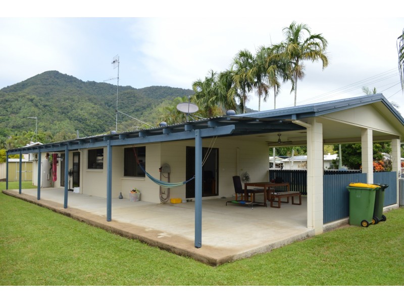 12 Nioka Place, Caravonica QLD 4878