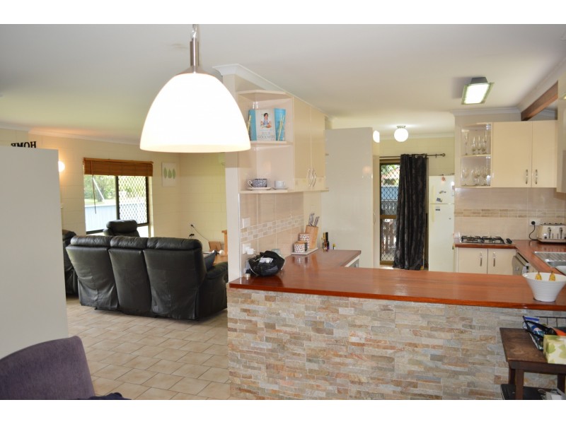 12 Nioka Place, Caravonica QLD 4878