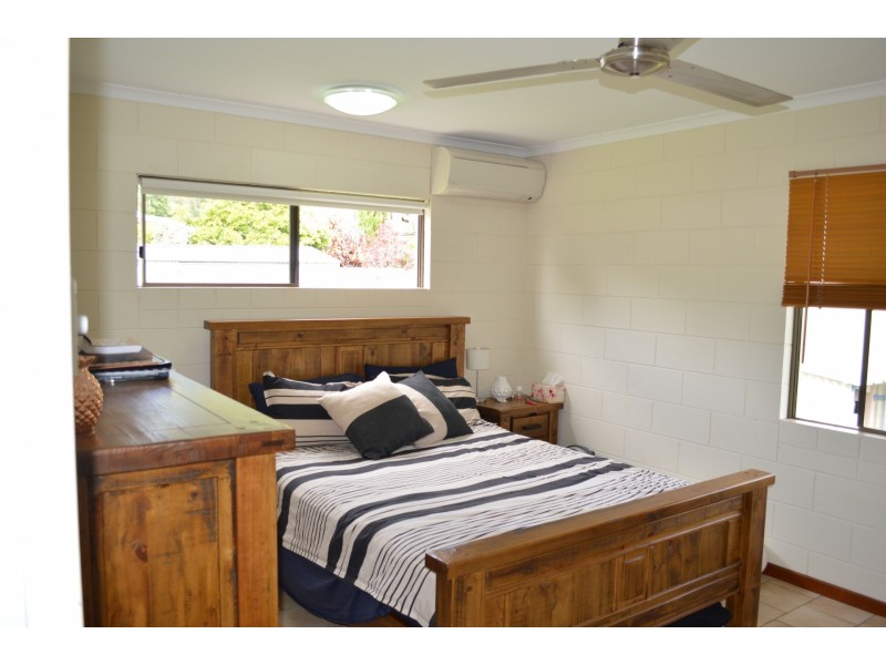 12 Nioka Place, Caravonica QLD 4878