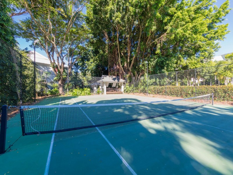 18/23-25 Veivers Road, Palm Cove QLD 4879