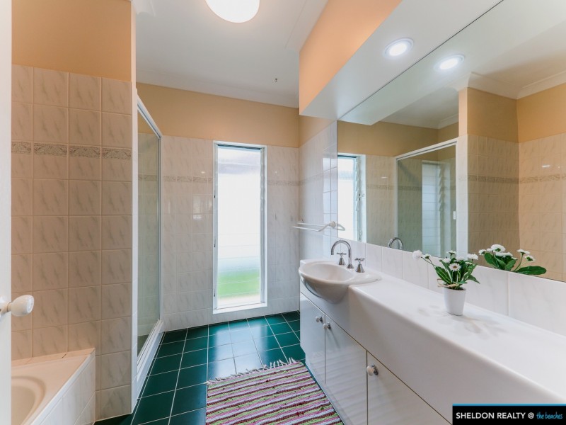 23 Beaver St, Clifton Beach QLD 4879