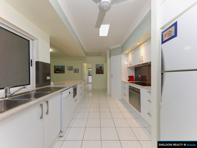 38 Yule AV, Clifton Beach QLD 4879