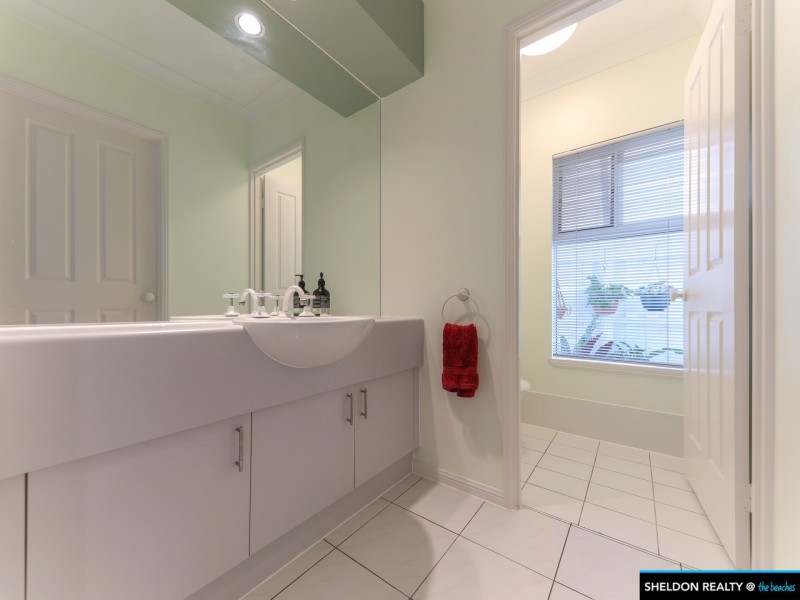 38 Yule AV, Clifton Beach QLD 4879