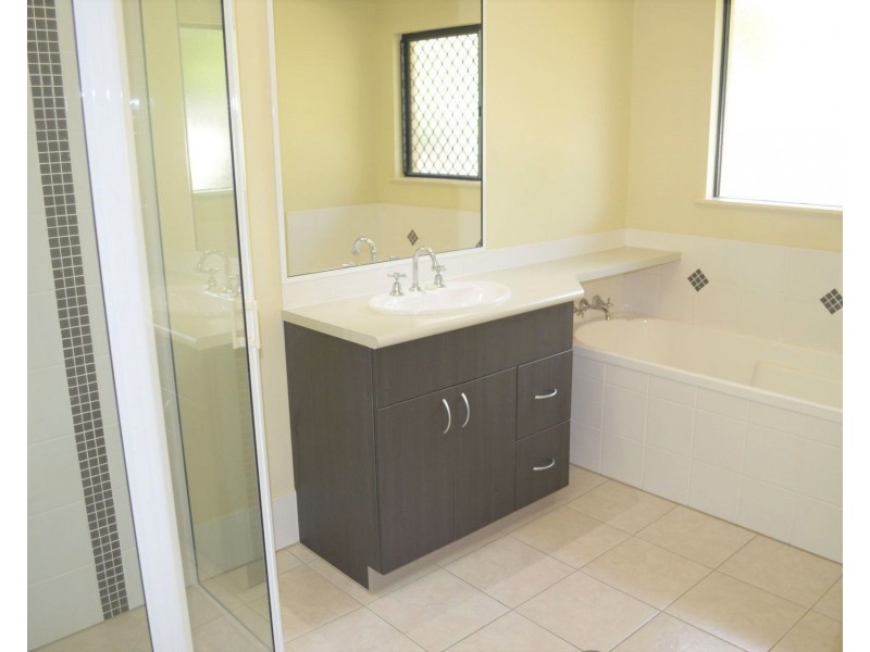 13 Howie Close, Kewarra Beach QLD 4879
