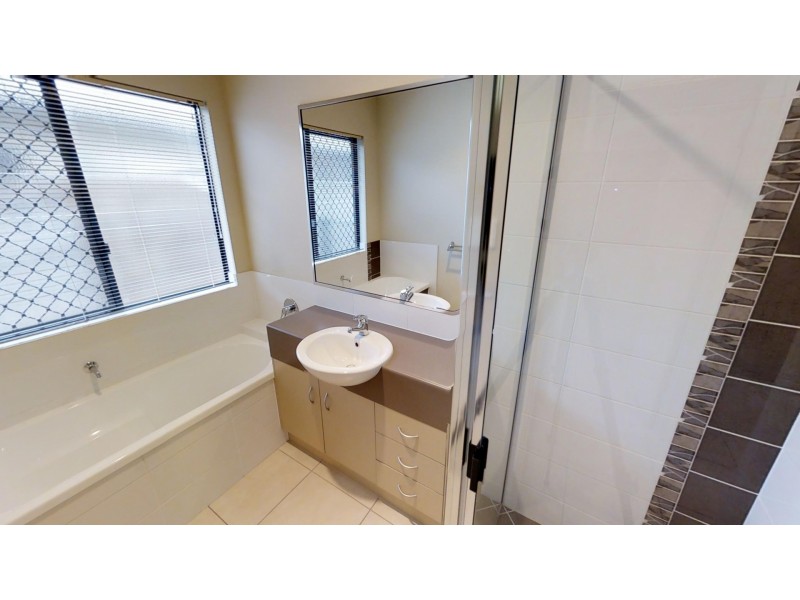 11 Chystanthus St, Trinity Park QLD 4879