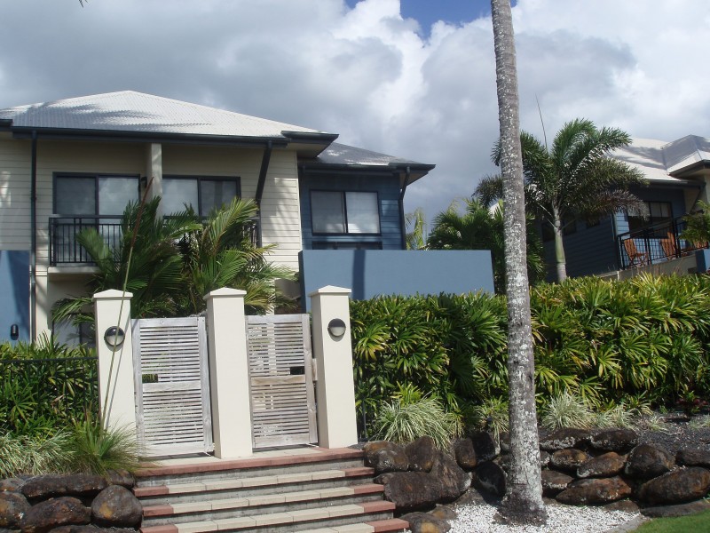 11/5-7 Arlington Esp Lahania, Clifton Beach QLD 4879