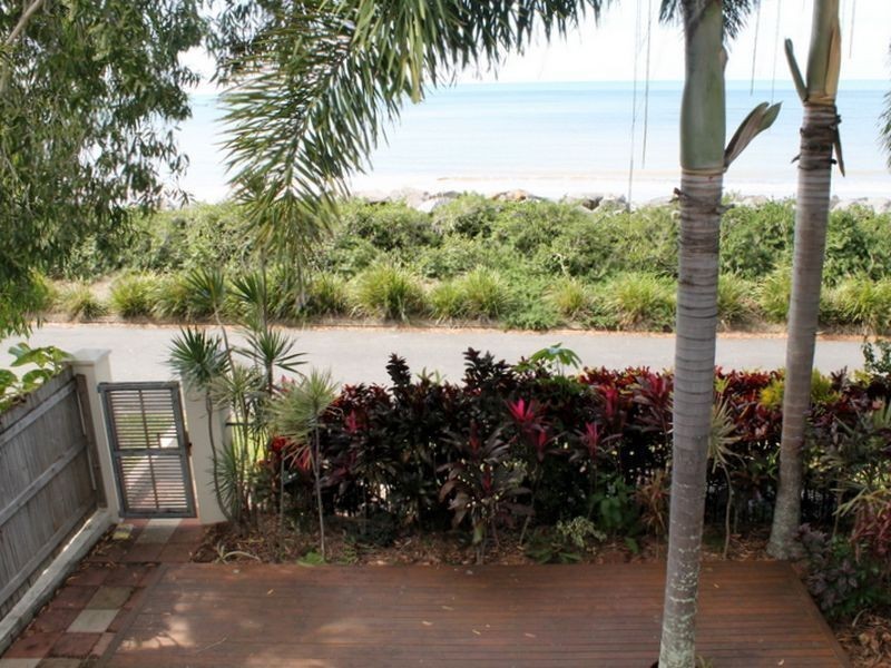 11/5-7 Arlington Esp Lahania, Clifton Beach QLD 4879