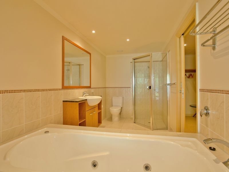 11/5-7 Arlington Esp Lahania, Clifton Beach QLD 4879