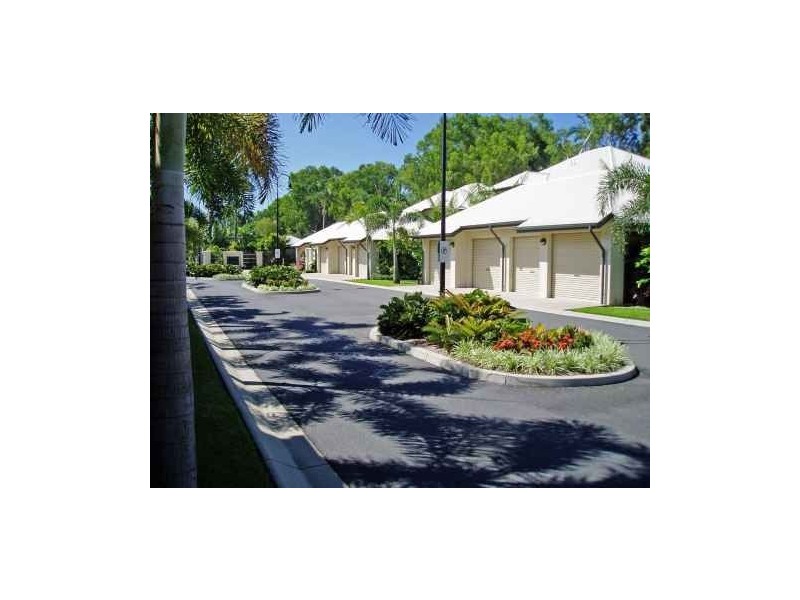 11/5-7 Arlington Esp Lahania, Clifton Beach QLD 4879