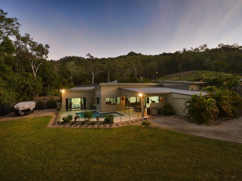 17 Megalong Close, Smithfield QLD 4878
