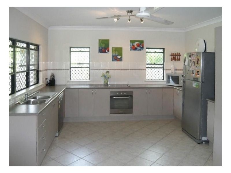 12 Mia Street, Kewarra Beach QLD 4879