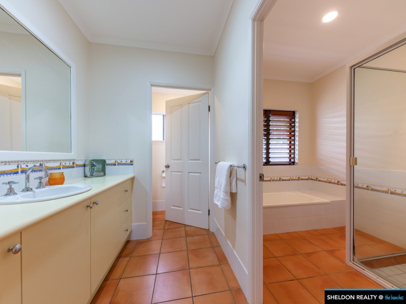 13 ISAAC SMITH CL, Kewarra Beach QLD 4879