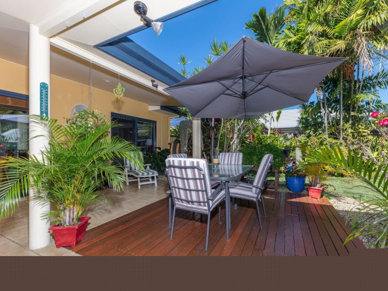 2 Helsdon Close, Clifton Beach QLD 4879