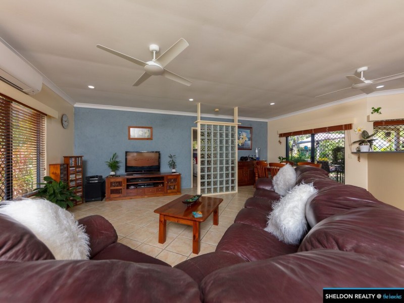 2 Helsdon Close, Clifton Beach QLD 4879