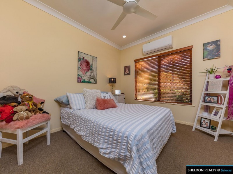 2 Helsdon Close, Clifton Beach QLD 4879