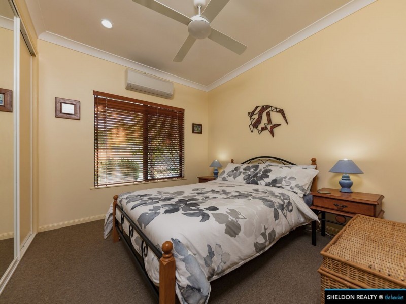 2 Helsdon Close, Clifton Beach QLD 4879