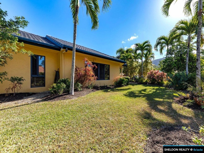 2 Helsdon Close, Clifton Beach QLD 4879