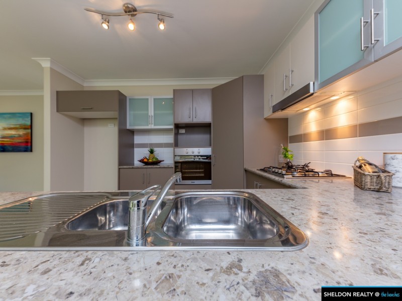 10 Montalbion Avenue, Trinity Park QLD 4879