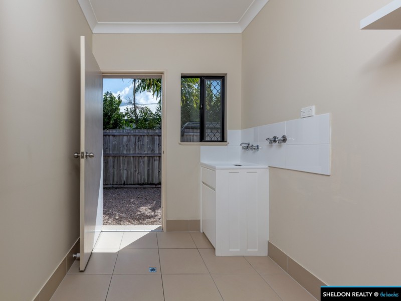 10 Montalbion Avenue, Trinity Park QLD 4879