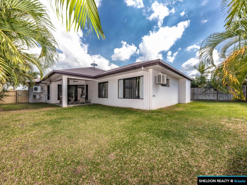 10 Montalbion Avenue, Trinity Park QLD 4879
