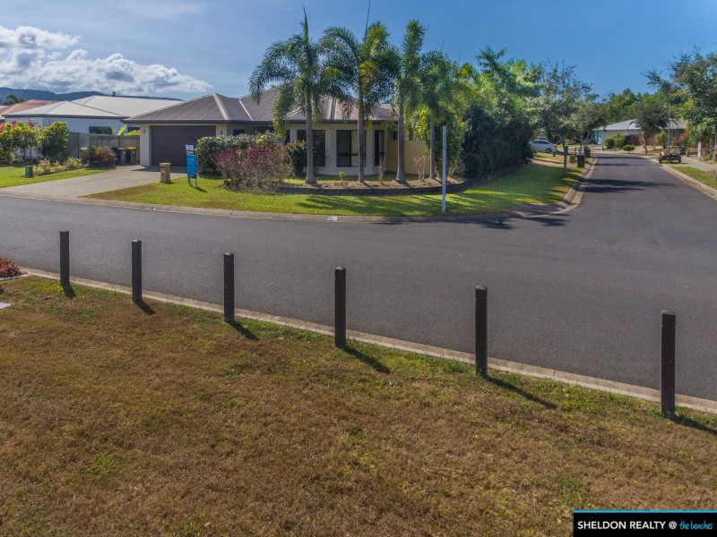 10 Montalbion Avenue, Trinity Park QLD 4879